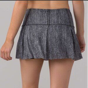 Lululemon Lost In Pace Skirt White & Black Size 4